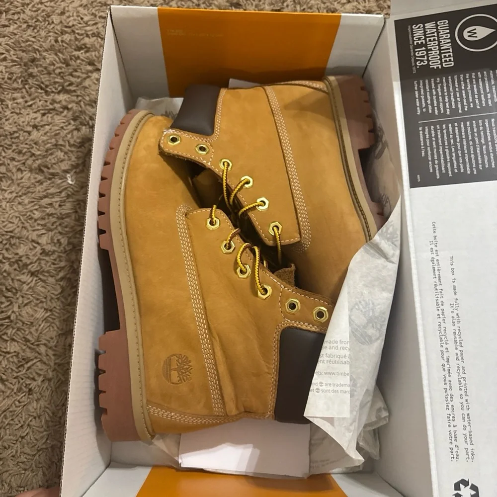 Timberland Wheat Boot Box with Logo